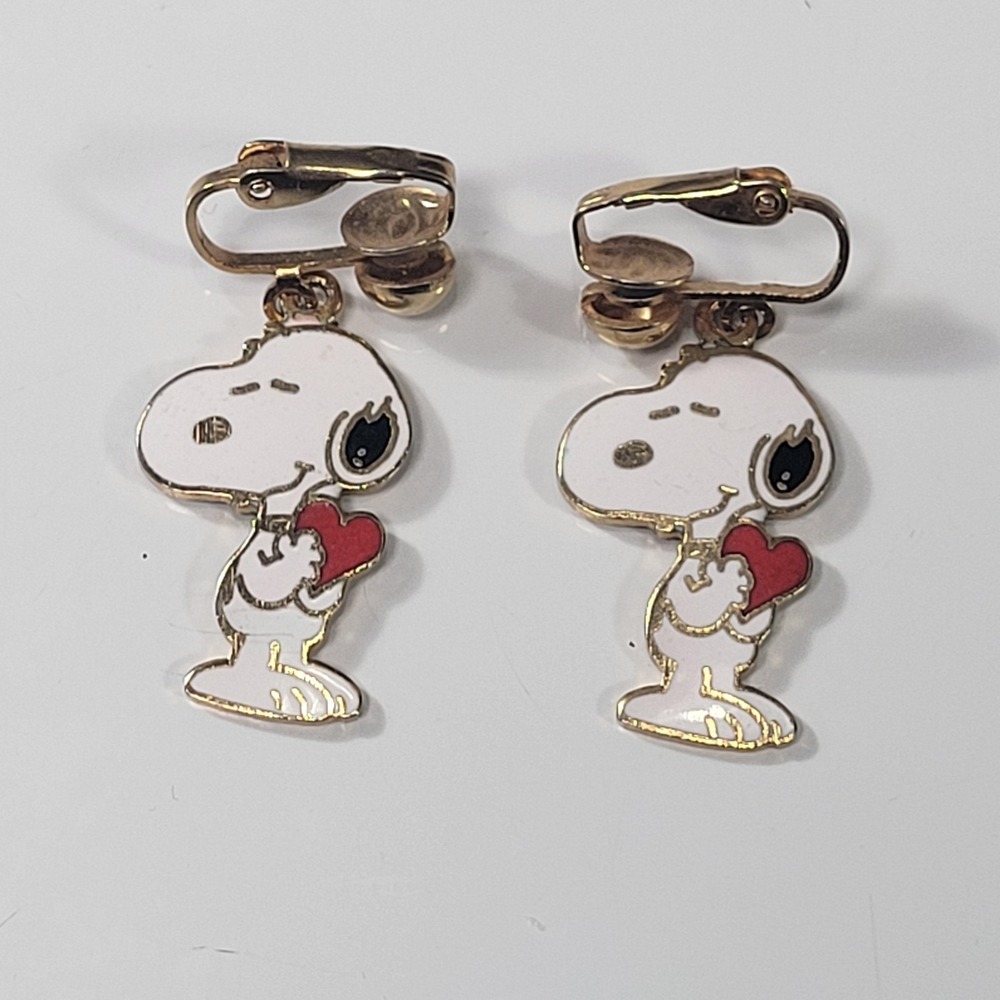 Vintage Peanuts Snoopy Heart Clip-On Dangle Earrings Enamel Gold Tone Love